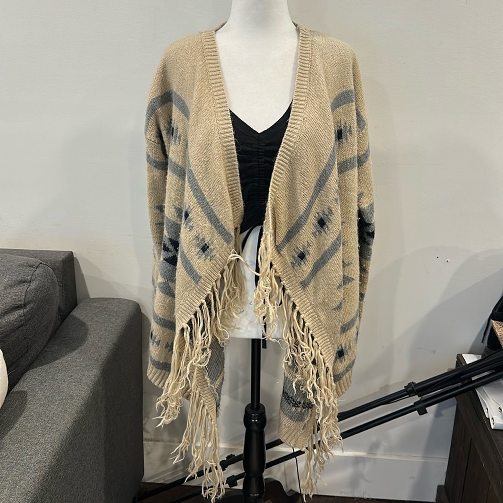 Tribal Print Knit Fringe Cardigan‎